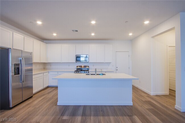 Foto del edificio - 252 Walsh Peak Ave