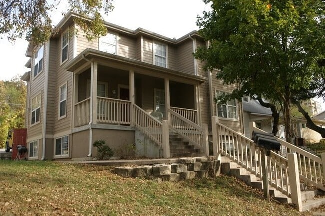 Building Photo - 1014 Mississippi St