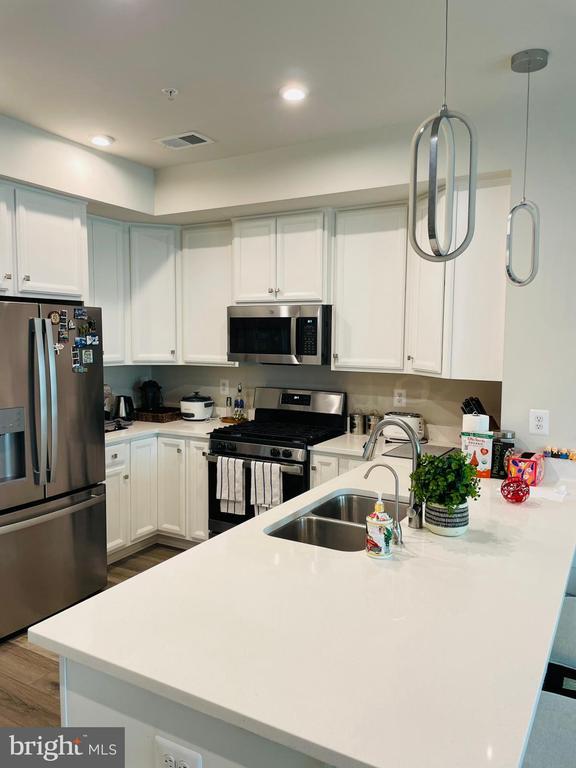 Building Photo - 24260 Thurso Sq