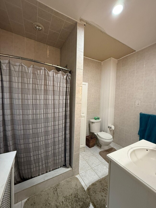 Building Photo - 207 JEWETT Ave