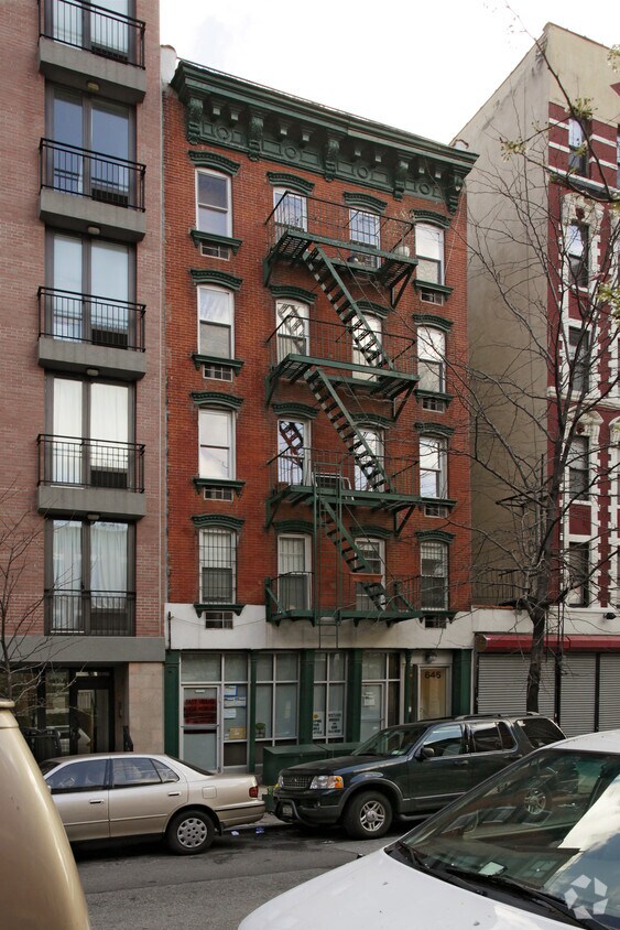Foto principal - 645 E 11th St