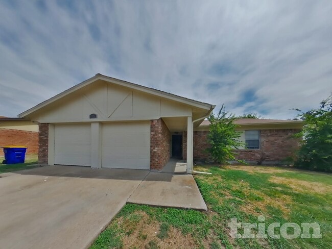 Building Photo - 6212 Douglas Dr