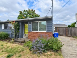 Building Photo - 4412 SE 57th Ave