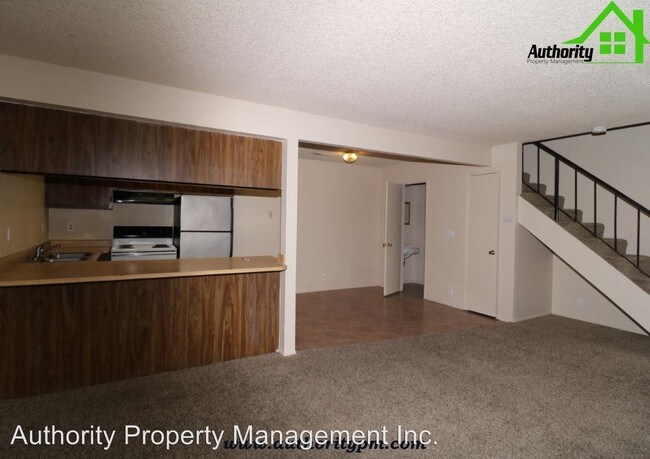 Foto del edificio - 608 Hartnell Ave