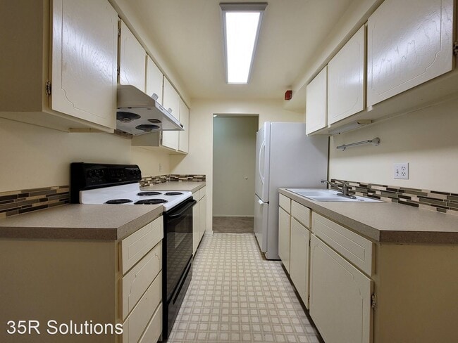 Building Photo - 1 br, 1 bath House - 11206 NE 68th Street ...