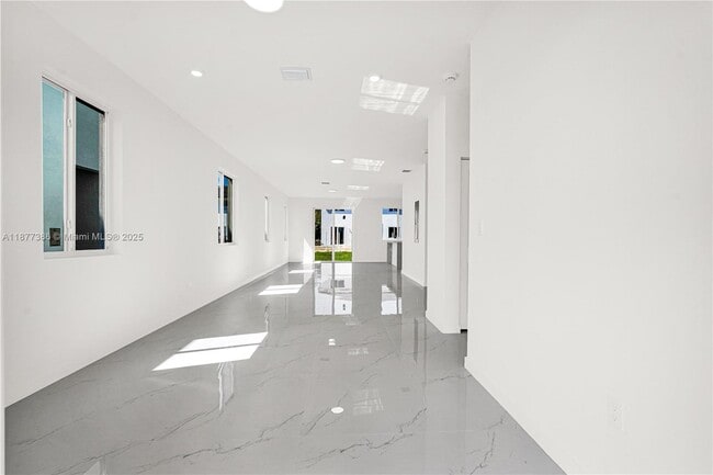 Building Photo - 22505 SW 125th Ave