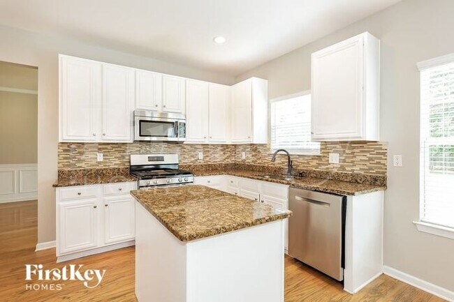 Building Photo - 413 Farmwood Way