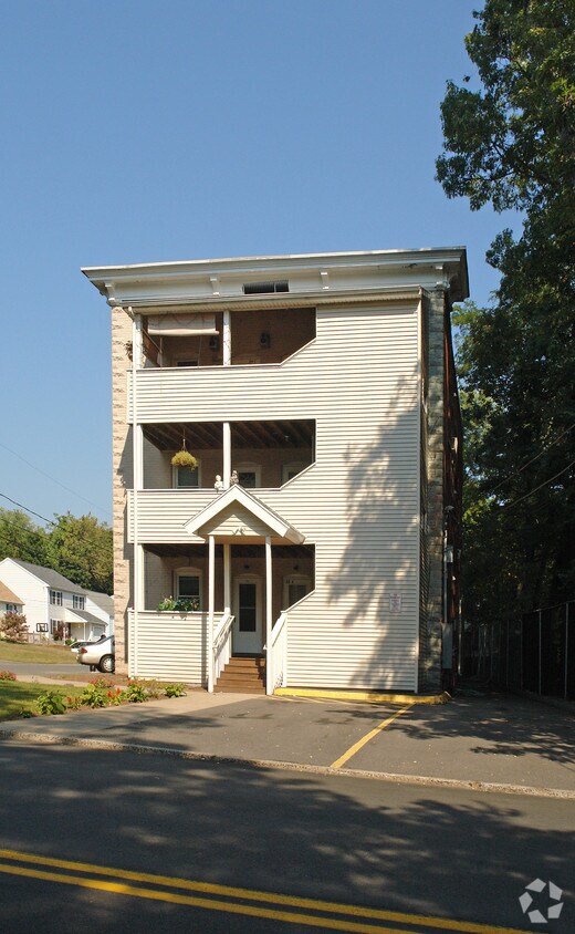 Building Photo - 22-24 Curtiss St