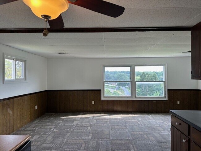 Building Photo - 65 Boyer St