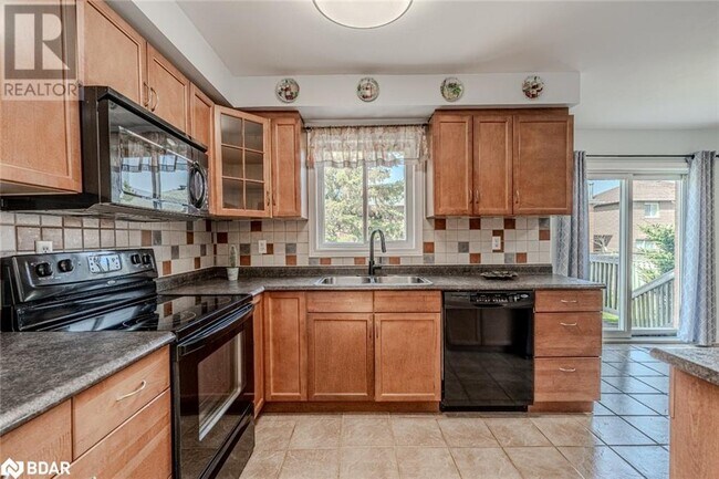 Building Photo - 6 McDougall Dr