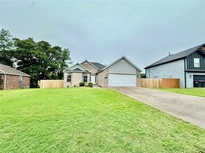 Building Photo - 2846 Eaglecrest Cir