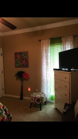 Foto del edificio - 652 Fairfield Loop