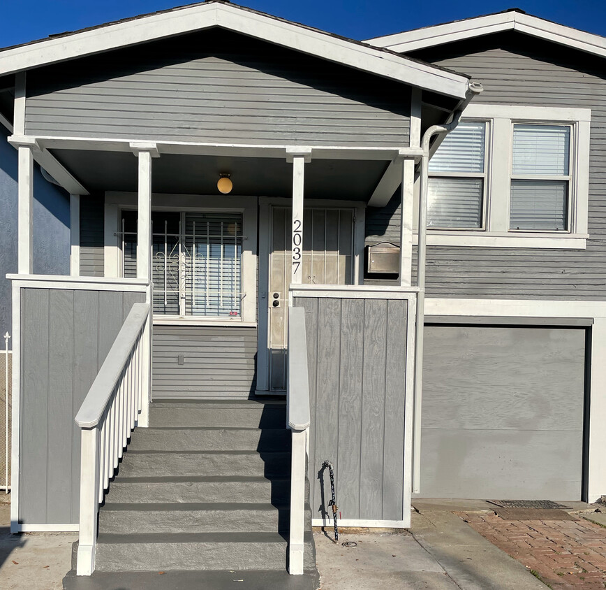 Primary Photo - 2037 98th Ave