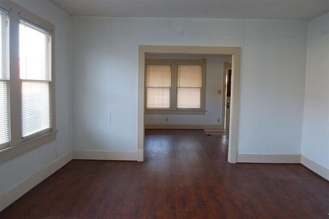 Foto del edificio - 106 Latham St