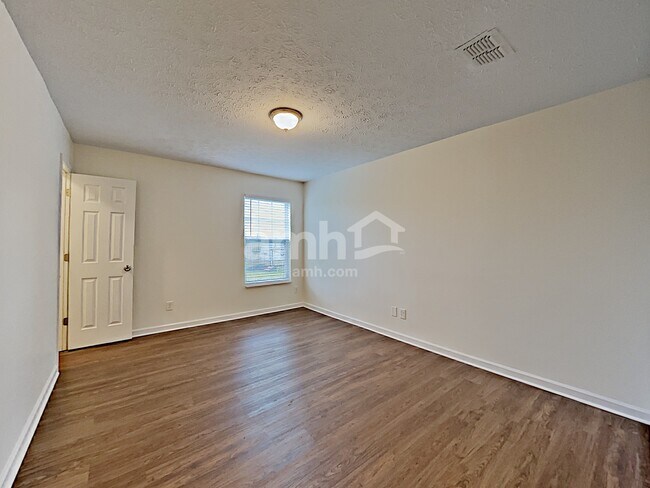 Building Photo - 615 Blossom Hill Dr