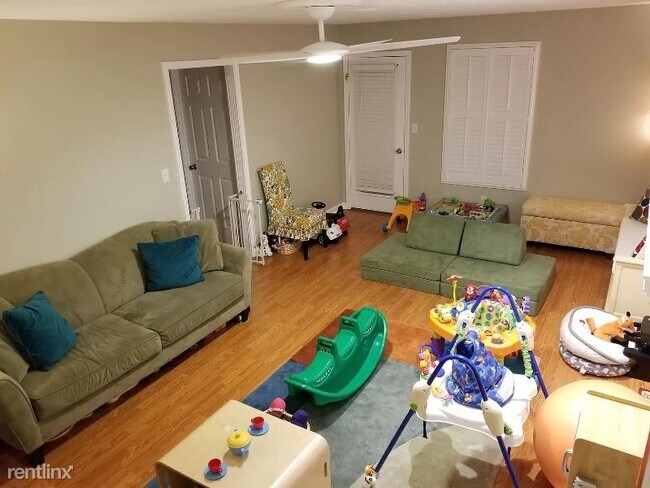Foto del edificio - 3 br, 2.5 bath House - 91 Wolfe Trce