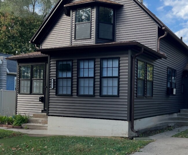 Building Photo - 1411 Portland Ave