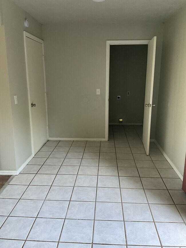 Building Photo - Cute updated home for rent