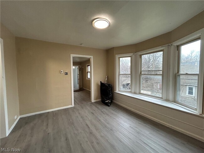Foto del edificio - 3448 E 69th St