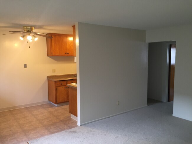 Foto del edificio - 14433 Bancroft Ave