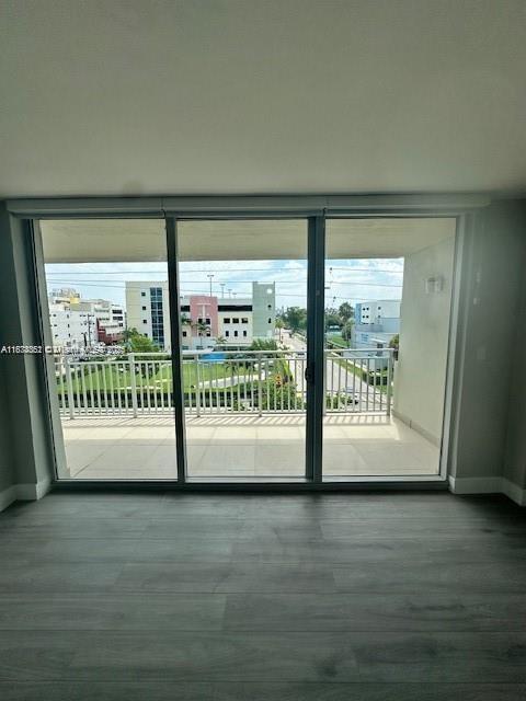 Foto del edificio - 9500 W Bay Harbor Dr