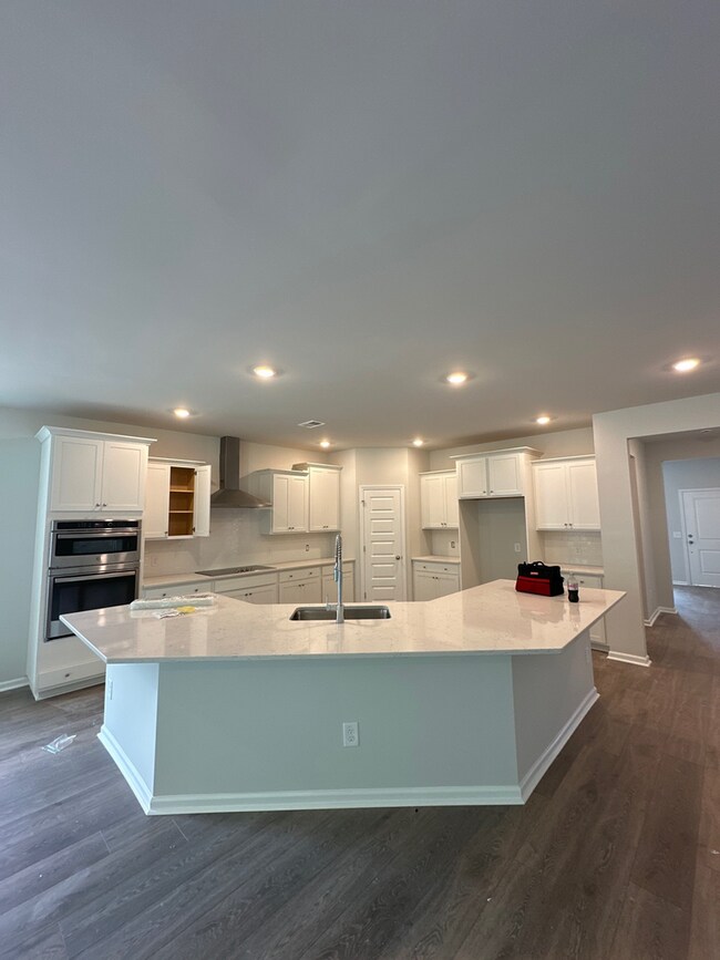 Foto del edificio - Beautiful Two-Story Home in the Gated Comm...