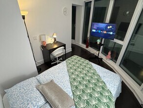 Building Photo - Premium Deluxe - Church St & Carlton St