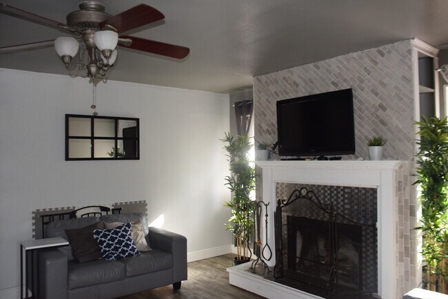 Foto del edificio - 961 Guy Rd