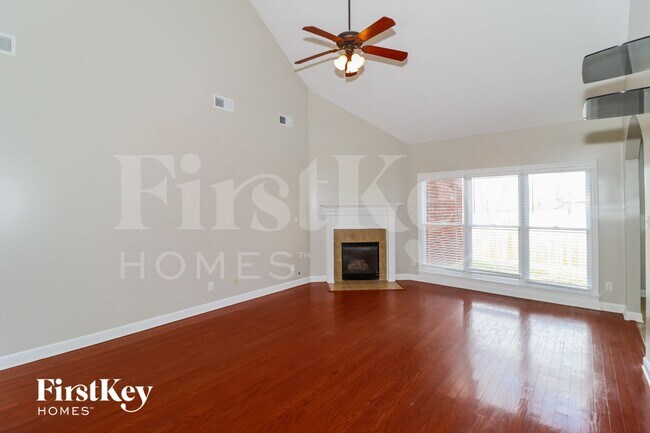 Foto del edificio - 12070 Goldspring Ln