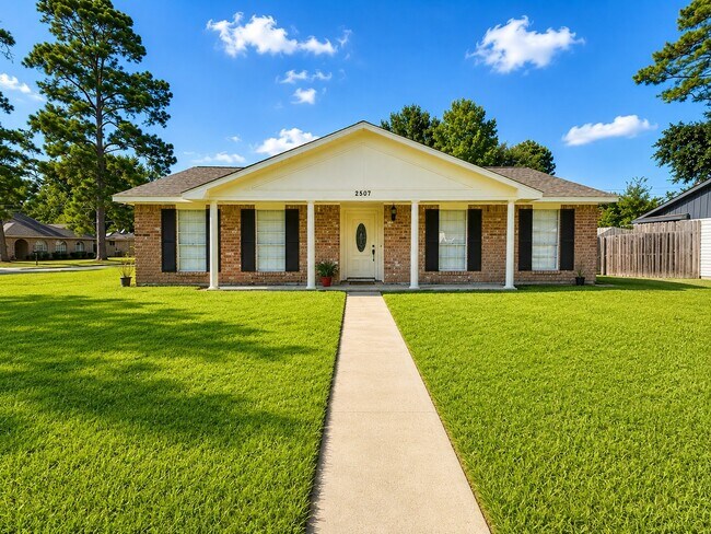 Foto del edificio - 2507 Ciderwood Dr