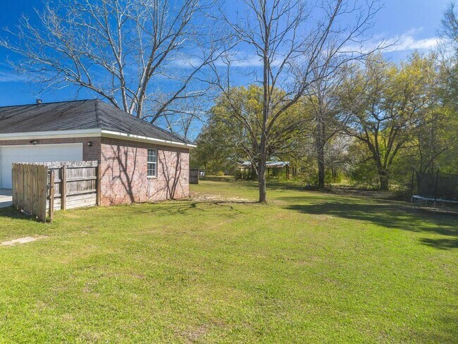 Building Photo - 17259 Moran Rd