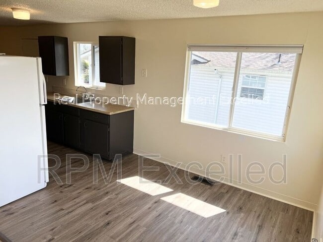 Foto del edificio - 5631 16th Ave SW