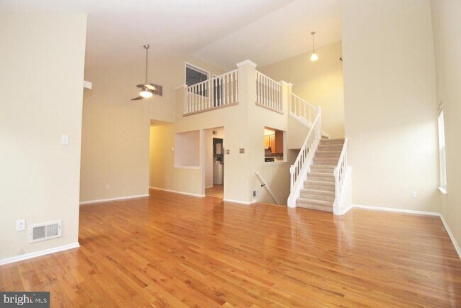 Building Photo - 262 Andover Pl