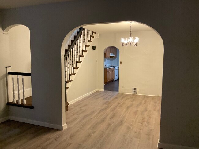 Foto del edificio - 5019 Westminster Ave