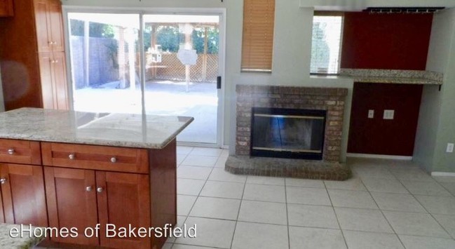 Building Photo - 4015 Rio Viejo Dr