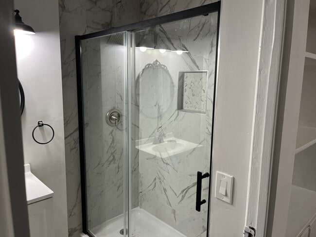 Building Photo - 1521 S 42nd St