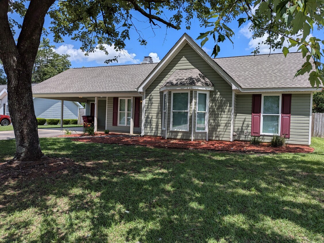 Primary Photo - 223 Ridge Bend Dr