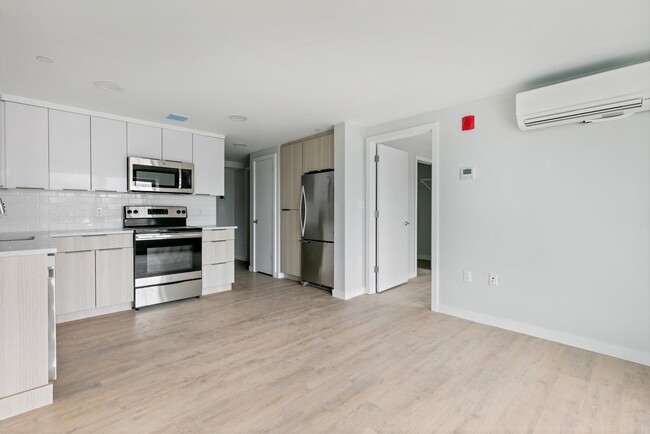 Building Photo - 22 Soden St