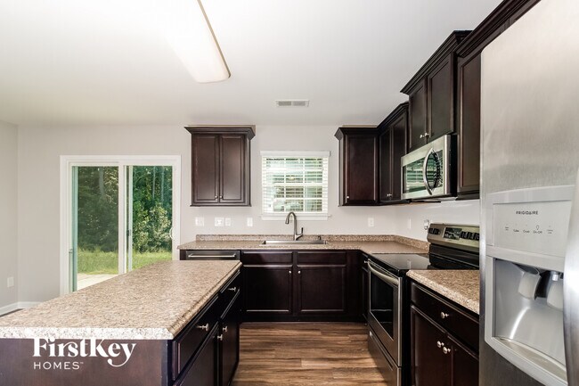 Foto del edificio - 227 Sawyer Ln