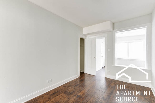 Building Photo - 4876 W Armitage Ave