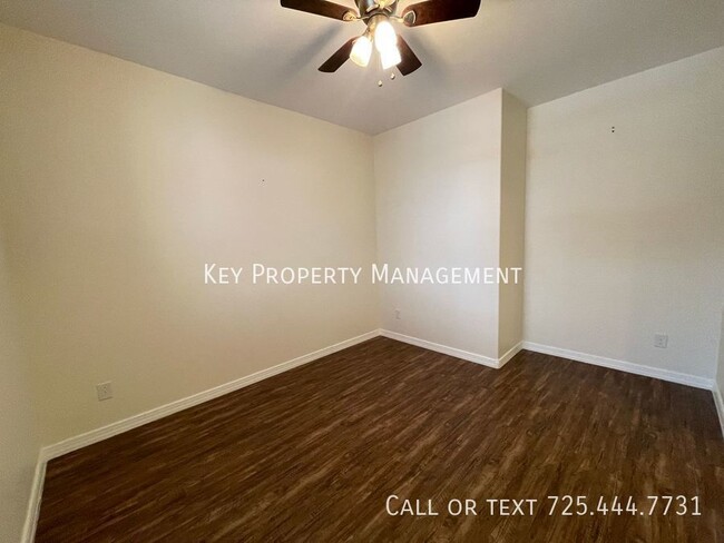 Foto del edificio - 7029 Chestnut Valley St