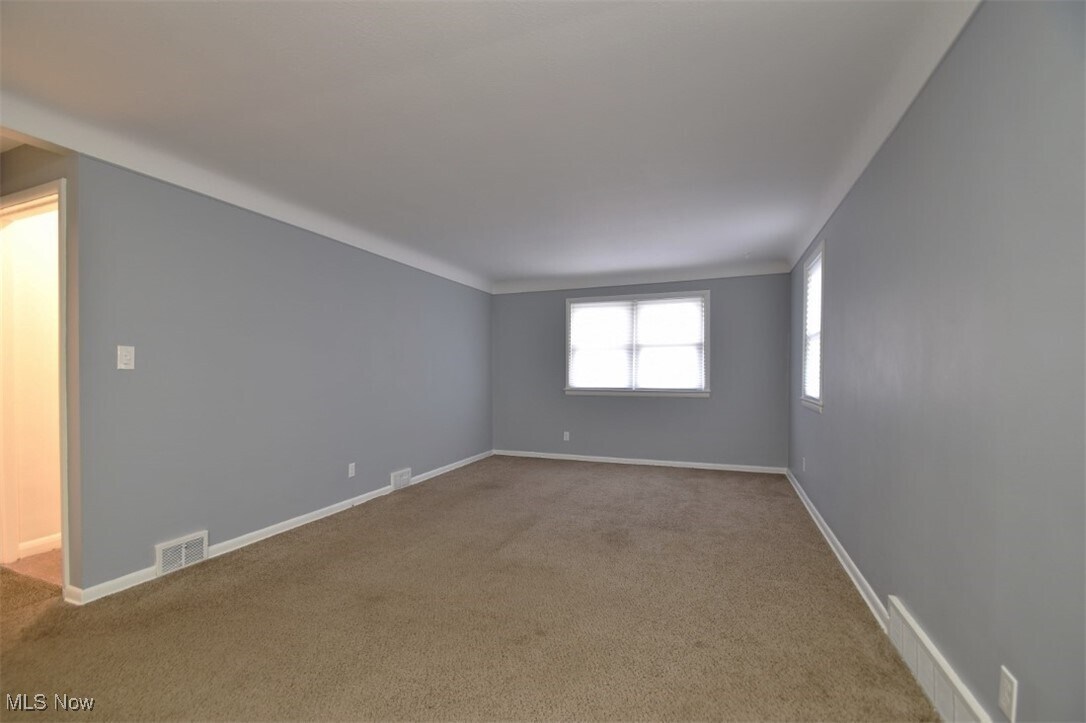 4666 E 86th St Garfield Heights, OH 44125 – photo 2