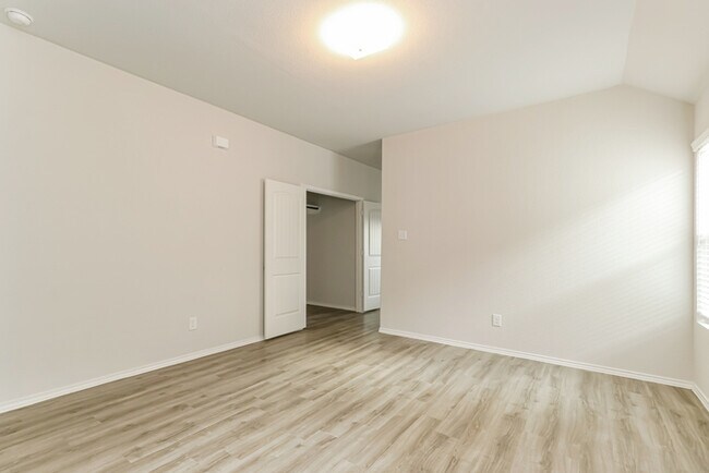 Building Photo - 22370 Clear Castle Dr