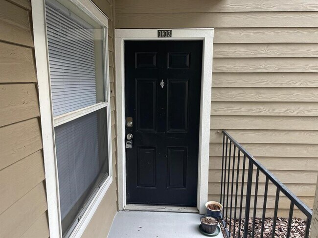 Foto del edificio - 4708 Walden Cir