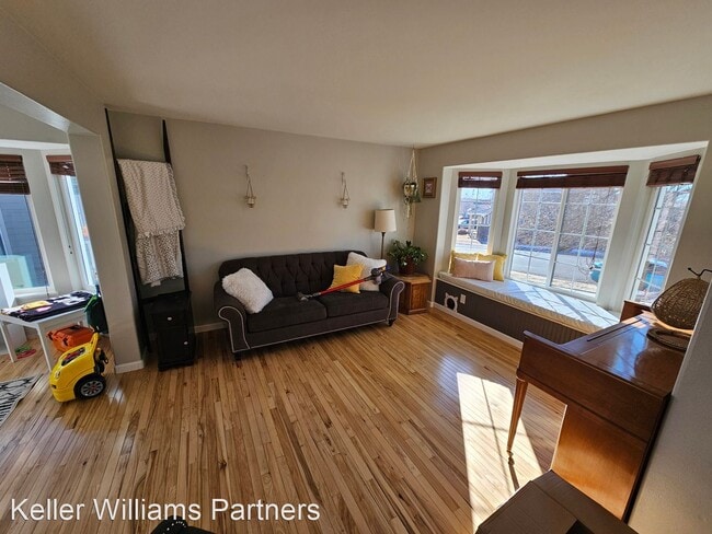 Foto del edificio - 6 br, 4 bath House - 6915 Hillock Dr