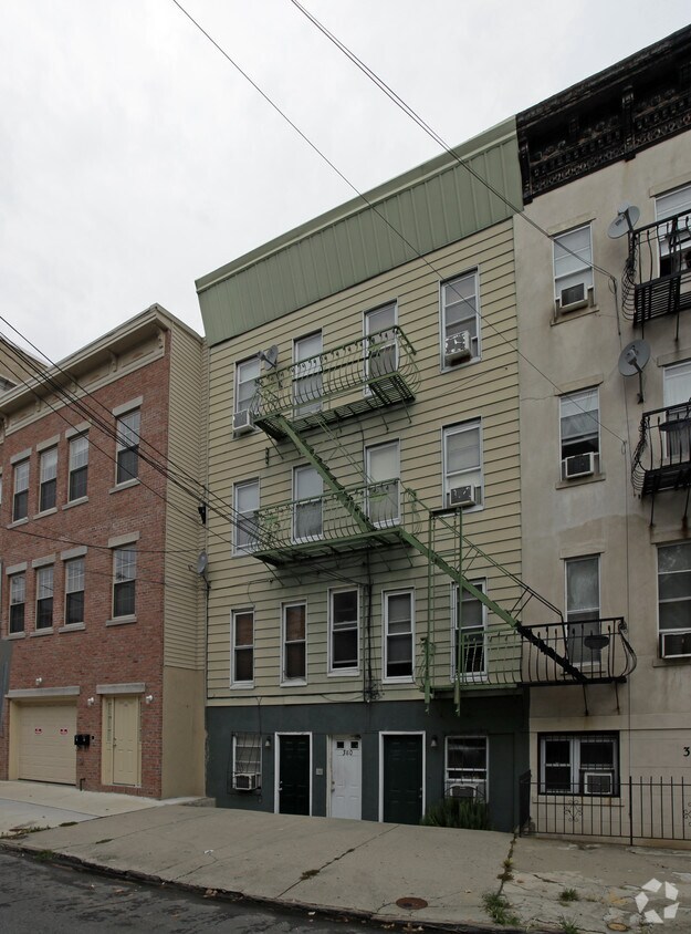 Primary Photo - 380 3rd St