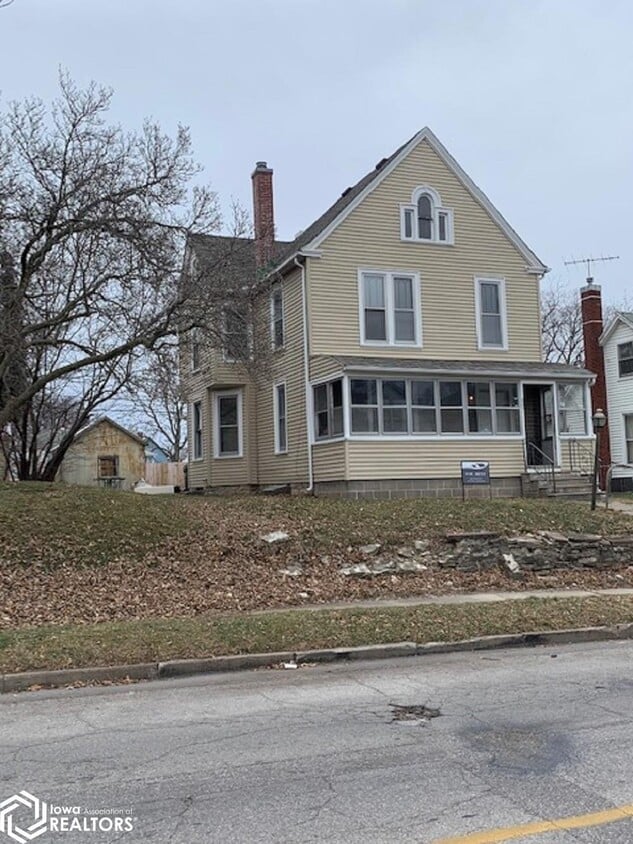 Primary Photo - 807 S 9th St