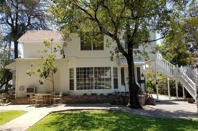 Foto del edificio - 221 N Vermont Ave