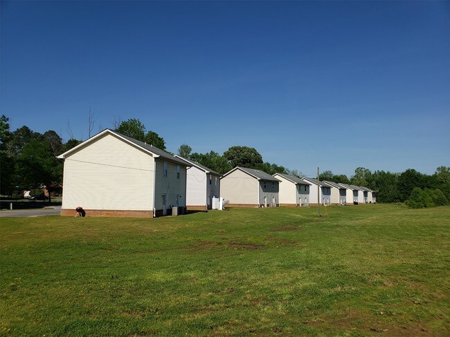 Building Photo - 2502 Fescue Pl