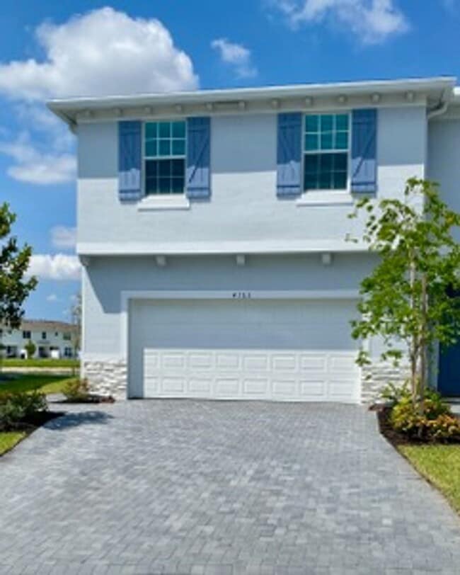 Building Photo - 4163 Lagoon Shore Dr